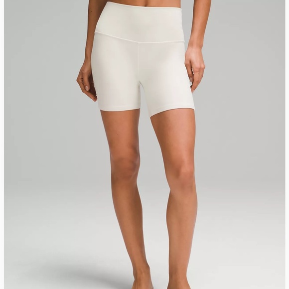 LuluLemon Align High-rise short - Picture 5 of 7